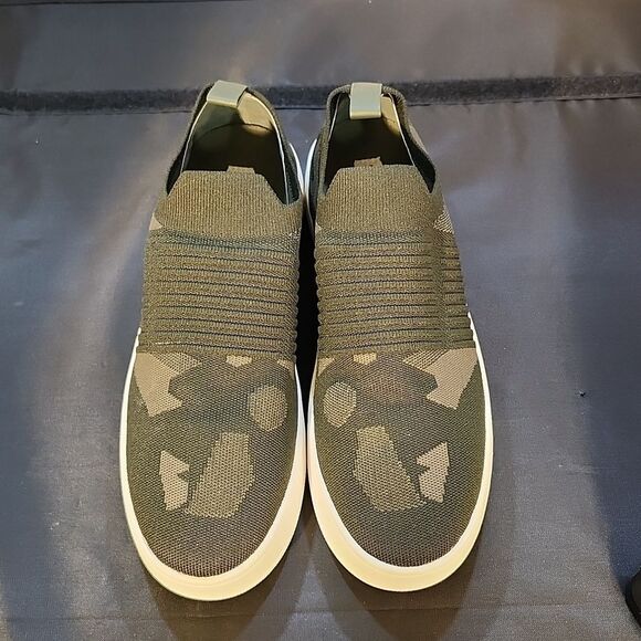 BRAND NEW STEVE MADDEN BEALE CAMOFLAGE SLIP-ON SNEAKER - Picture 3 of 15
